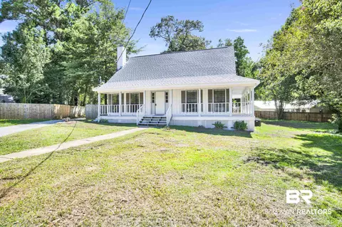 111 Beechwood Cir, Daphne, AL 36526