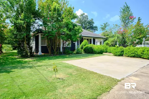 101 W Horner St, Atmore, AL 36502