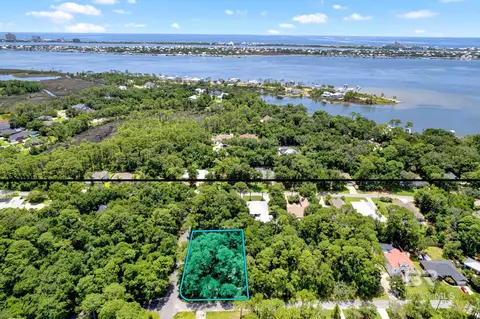 5600 N Blk N Shore Way, Pensacola, FL 32507