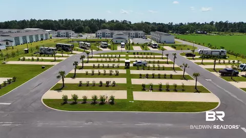818 Vacation Cir, Foley, AL 36535