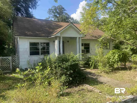 1191 Twin Bridges Rd, Flomaton, AL 36441