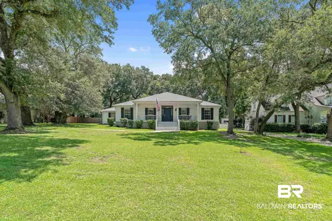 21960 Country Woods Dr, Fairhope, AL 36532