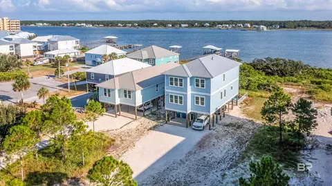 1452 W Lagoon Ave, Gulf Shores, AL 36542
