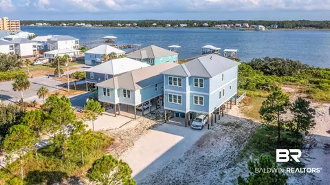 1452 W Lagoon Ave, Gulf Shores, AL 36542