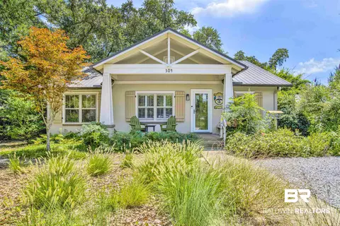 304 Nichols Ave, Fairhope, AL 36532