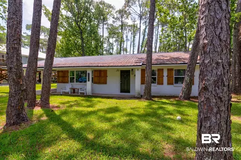 1113 Bienville Blvd, Dauphin Island, AL 36528