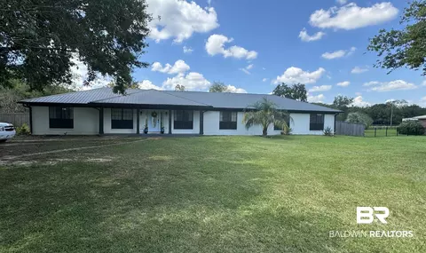 703 NE 7th St, Summerdale, AL 36580