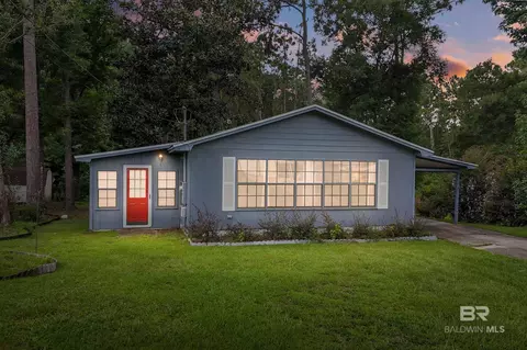 1222 Chagrin Dr, Lillian, AL 36549