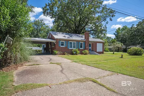 411 W 6th St, Bay Minette, AL 36507