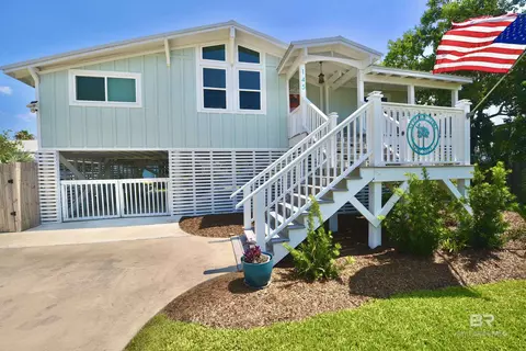 145 W 6th Ave, Gulf Shores, AL 36542