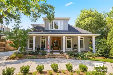 164 Gaston Ave, Fairhope, AL 36532