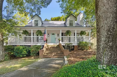 100 Palisade Cir, Daphne, AL 36526