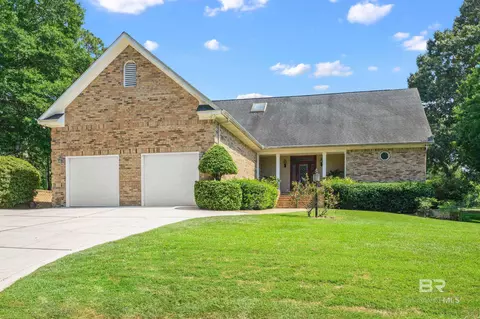 111 Schooley Cir, Daphne, AL 36526
