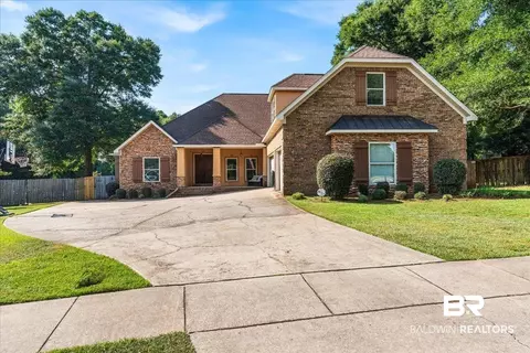 8610 N Gatewood Dr, Mobile, AL 36619