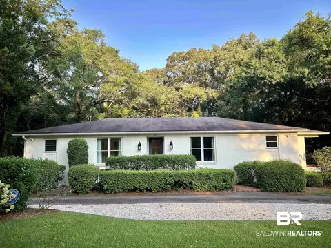 105 E Ridgelawn Dr, Mobile, AL 36608