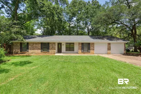 303 Briarwood Ct, Bay Minette, AL 36507