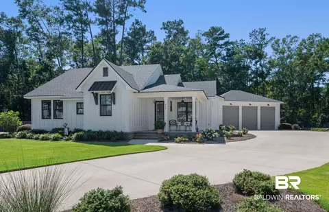 611 Lupine Dr, Fairhope, AL 36532