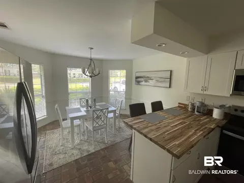 1065 Seven Hills Dr, Mobile, AL 36695