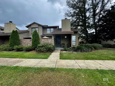 200 Parma Dr #E1, Daphne, AL 36526