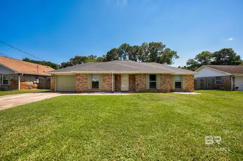 7661 Old Hickory Dr, Pensacola, FL 32507