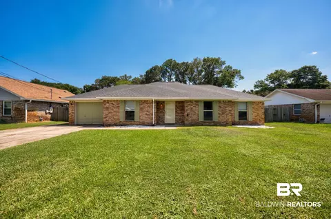 7661 Old Hickory Dr, Pensacola, FL 32507