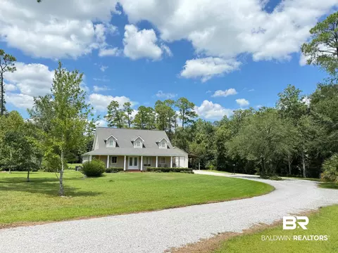 649 E Peachtree Ave, Foley, AL 36535