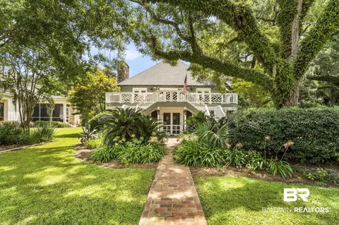 4 Molokai Ln, Fairhope, AL 36532