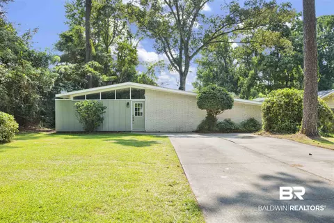 2 Lee Cir, Spanish Fort, AL 36527