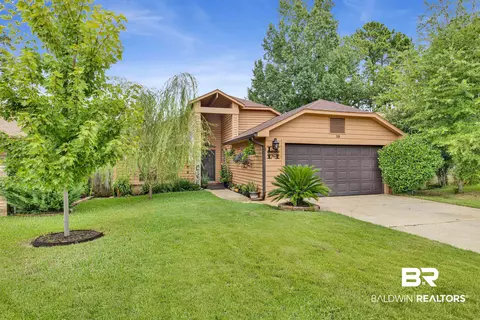 15 Parma Dr, Daphne, AL 36526