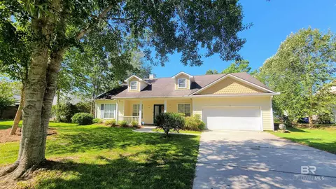 9295 Bay Point Dr, Elberta, AL 36530