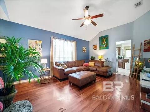 4615 Green Forest Ct, Mobile, AL 36618 photo 2