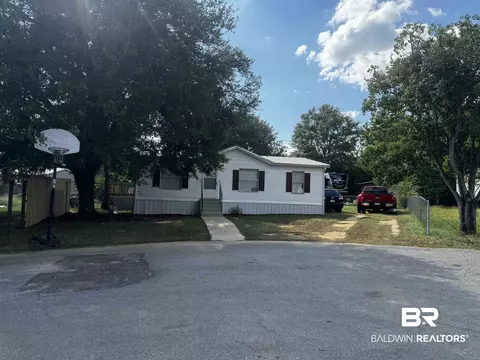 195 Robin Cir, Robertsdale, AL 36567