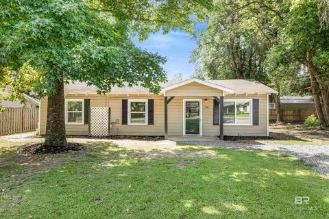 121 W 15th St, Bay Minette, AL 36507