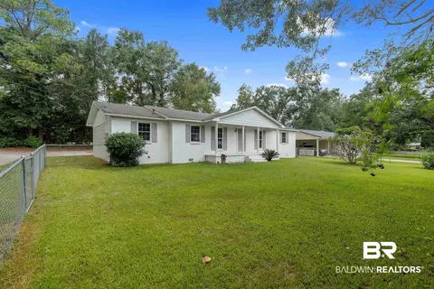 22629 Circle Dr, Robertsdale, AL 36567