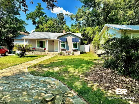 105 Pecan Ave, Fairhope, AL 36532