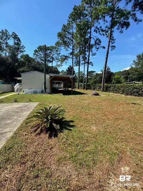 1420 Ridgewood Cir, Lillian, AL 36549