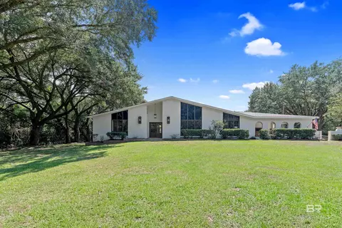 8696 Twin Beech Rd, Fairhope, AL 36532