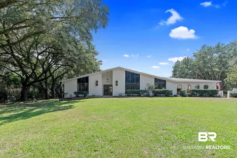 8696 Twin Beech Rd, Fairhope, AL 36532