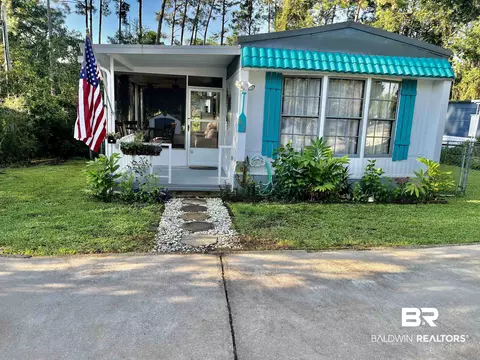 1414 Ridgewood Dr, Lillian, AL 36549