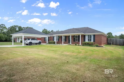 15747 Dogwood Rd, Bay Minette, AL 36507