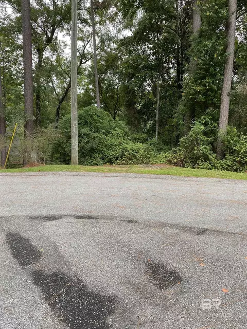123 Worchester Dr, Daphne, AL 36526