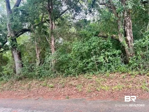 12362 Keller Rd, Fairhope, AL 36532