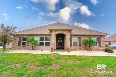 2082 Bourbon St, Foley, AL 36535