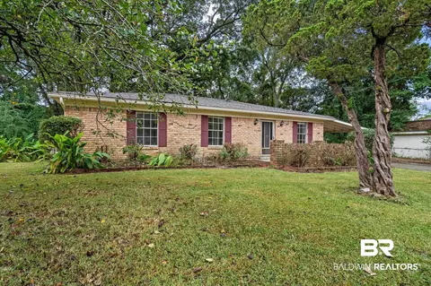 8001 Pawnee Cir, Mobile, AL 36695