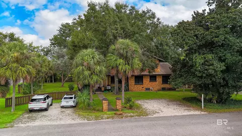 531 W Laurel Ave, Foley, AL 36535