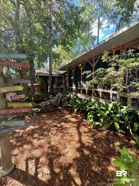 112 Horn Dr, Lillian, AL 36549