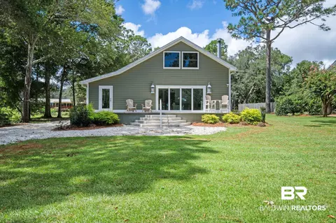 9527 Bayview Dr, Lillian, AL 36549