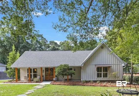 712 Oak Bluff Dr, Daphne, AL 36526
