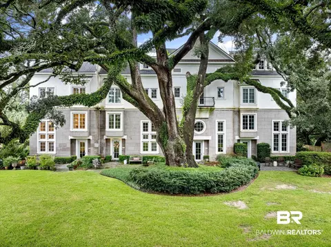 1110 Government St #4, Mobile, AL 36604