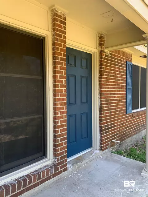 517 Woodlore Dr, Chickasaw, AL 36611 photo 3